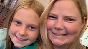 Fundraiser for Christine Harris by Rachelle Drummond : Christine is Wigging  Out!