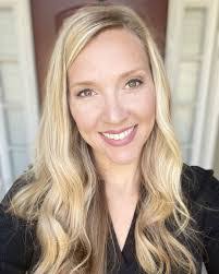 Miranda Owens's Instagram, Twitter & Facebook