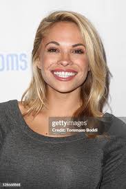 335 photos et images haute résolution de Danielle Mathers