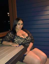 Qweenie - Free pics, galleries & more at Babepedia