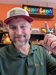 Daniel Schepis's Instagram, Twitter & Facebook