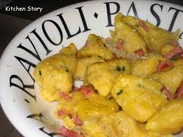 Petite S Il Y A Un Plat Que J Adorais C Est Les Knepfles Le Knepfle C Est Un Peu Le Grand Frere Du Spatzle Ces Petites Pate Potiron Recette Idees De Repas