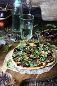 Pizza A La Poele Aubergines Roties Et Feta Le Blog Cuisine De Samar Recette Pizza A La Poele Recette Pate A Pizza Recette Vegetarienne