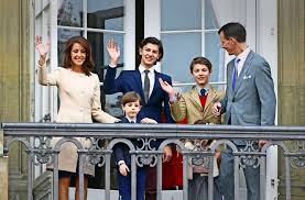 Dänische königsfamilie prinz nikolai royals weltweit. Wandlungsfahig Prinz Nikolai Von Danemark Lauft Im Februar 2018 Stuttgarter Zeitung