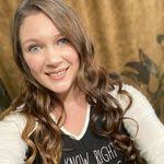 Melody Simons's Instagram, Twitter & Facebook