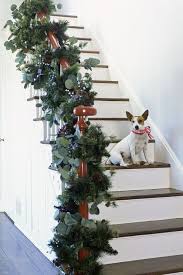 Do this for the entire length of your banister and continue on any railings that extend along the floor. 21 Best Staircase Christmas Decorations Holiday Staircase Ideas