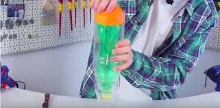 Kreativiti kitar semula kali ini memperlihatkan idea kreatif penggunaan barang terbuang yang di kitar semula menjadi satu barangan lain yang berbeza rupa dan fungsi. Guna Semula Botol Plastik Anda Menggunakan 7 Cara Mudah Ini Mejatulis