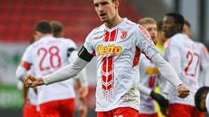 V., commonly known as ssv jahn regensburg, jahn regensburg, ssv jahn or simply jahn is a german football club based in regensburg, bavaria. Jahn Regensburg Stops Series Of Defeats 2 1 Against Wurzburg Teller Report