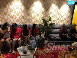 Seramai 12 pegawai sprm dari putrajaya membuat serbuan itu pada pukul 10 pagi tadi bagi. Bilik Ala Hotel Bajet Diserbu
