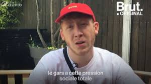 Débarqué de créteil, le jeune eddy de pretto apporte un souffle inédit à la nouvelle scène française. Je Jouais Le Bonhomme Qu On Attendait De Moi Eddy De Pretto Se Confie Sur Les Pressions Sociales Qu Il A Subies