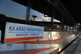 Stasiun ini terkadang juga disebut dengan dengan. Kereta Dari Bandung Ke Jakarta Bertambah Ini 3 Jadwal Tambahannya Halaman All Kompas Com