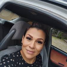 AUNQUE SEA DOMINGO, ALGO DE ENTRENAMIENTO TENGO QUE HACER. TENGO QUE  MANTENER ESTE CUERPO DE SIRENA MALTRATADO POR LAS OLAS DEL MAR 😝