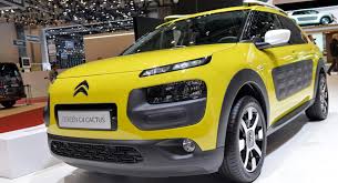 De cactus ziet er niet alleen van buiten heel anders uit, de personenwagen schuift zelfs een compleet segment op! Citroen Prices C4 Cactus From A Tempting 13 950 In France Explains Airbumps W Video Carscoops
