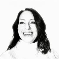 Laura Dunnigan's Instagram, Twitter & Facebook