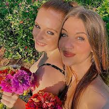 Betsy Langford's Instagram, Twitter & Facebook