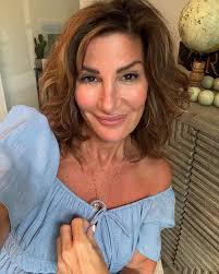 I post a lot of smiles. Wins. Laughs. Because I love what I do and most  days I truly do feel grateful and lit up by this business. I took this  selfie