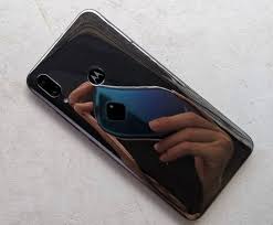 صور حية تكشف عن تصميم هاتف موتورولا Moto E6 Plus Iphone Electronic Products Phone