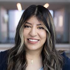 Liz Earls's Instagram, Twitter & Facebook