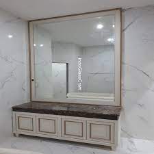Rumah kamu termasuk punya kaca cermin besar ini menciptakan proporsi sempurna yang mengarahkan pandangan orang pada. Bm 002024 Cermin Dinding Bevel Kamar Mandi Besar Hotel Di Semarang Indo Glass Craft