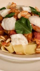 Tagliatelle Met Kip Courgette En Buffelmozzarella Tagliatelle Buffalo Mozzarella Cuisine Recipes