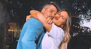 It looks like you're using artstation from europe. Giovanna Ewbank Surpreende Aumenta A Familia E Faz Anuncio Sera Muito Amada