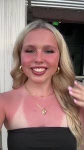 Avery Halloran's Instagram, Twitter & Facebook