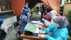 Cegah Penyebaran Covid 19 Di Zona Merah Puskesmas Cimahi Tengah Lakukan Rapid Dan Swab Test Tribun Jabar