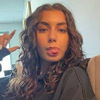 Amanda Heavrin's Instagram, Twitter & Facebook