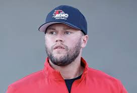 Quin Jones (@Coach_QuinJones)