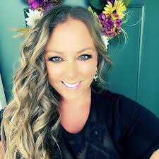 Nikki Ganger's Instagram, Twitter & Facebook