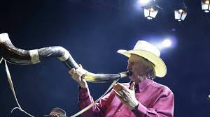Two years later in 1958, reis recorded his first 78 rpm album, with enganadora and ser?, but nothing happened. Sergio Reis Prepara Novo Album E Quer Voltar A Politica Em 2022 23 05 2021 Musica F5