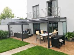 Terrassenuberdachung Alu Unter Balkon An Hauswand Montiert Linz Fenster Schmidinger Terrassenuberdachung Uberdachung Terrasse Uberdachungen