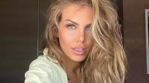 Adixia Romaniello : Ultra sexy en lingerie sur Instagram