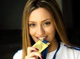 Ολυμπιακή ομάδα προσφύγων γιούσρα μαρντίνι (κολύμβηση) τατσλοουίνι γκαμπριγιέσος (στίβος). H Anna Korakakh Sto Postgame Gr Fernoyme Metallia Sthn Skopobolh Omws Den Mas Proballoyn Dramania Gr