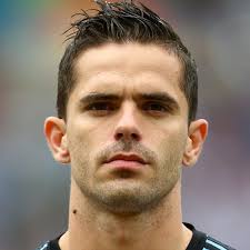 Current transfer rumours targeting fernando gago and his transfer history before joining velez sarsfield fc. Fernando Gago