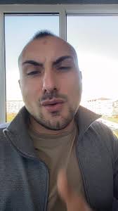 Explorando el estilo único de George Bejan