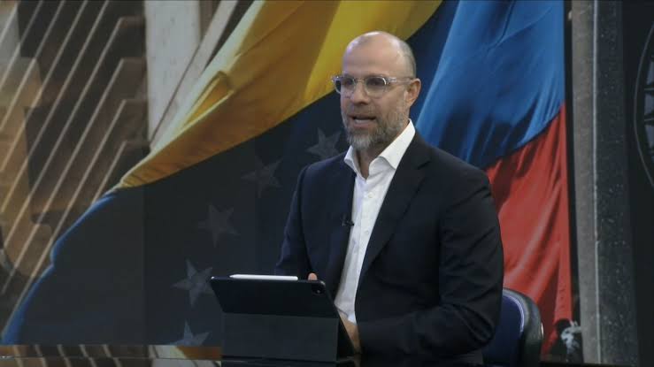 #EnVideo📹| Superintendente nacional del #SENIAT Rom&aacute;n Maniglia resalt&oacute; la  importancia de escuchar y trabajar de la mano con los diversos sectores  productivos de Venezuela para construir una nueva ...