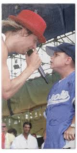 Kid Rock and Joe C Bath Towel by Concert Photos - Pixels