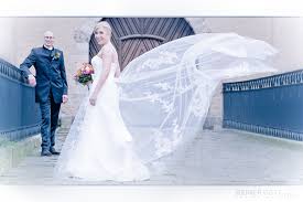 Wunderschöne brautmode und hochzeitskleider für das richtige hochzeitskleid (brautkleid oder modisches outfit) gibt es keinerlei vorschriften. Hochzeit Gotz Fotodesign