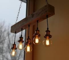 Lustre Poutre Fait A La Main Poutre En Bois Lustre Etsy Wooden Chandelier Rustic Chandelier Unique Chandeliers