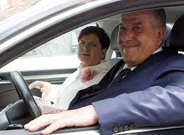 Za rządów beaty szydło szkoła dostała dotacje. Edward Szydlo Ma Przechlapane Wicepremier Zdradzila Co Jej Maz Robil W Trakcie Strajku Super Express Wiadomosci Polityka Sport