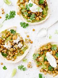 Pita De Chou Fleur Grille Et Creme A L Avocat Vegetarian Recipes Vegetable Recipes Food