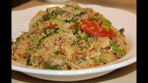 Dat doen we op deze website, via onze social media kanalen en met onze kookboeken! Vegetarische Marokkaanse Couscous Met Dadels Walnoten En Koriander Afrikalinks