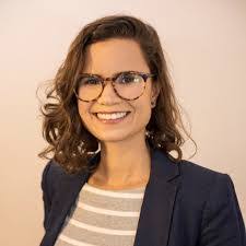 Juliana Davis's Instagram, Twitter & Facebook