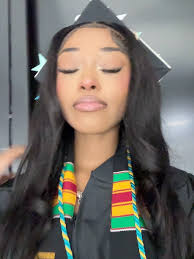 Gradu8 #onedegreehotter