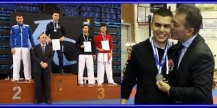 Παρασύρθηκε και ήταν δέσμιος των κομματικών ταγών. A8lhtika Ellada Xrysos Basilhs Broytshs Karate Yperhfanos Pateras Iwannhs Broytshs Naxos Press H Oloklhrwmenh Hlektronikh Efhmerida Na3oy Mikrwn Kykladwn Kykladwn