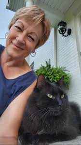 Morning sunshine is the best! 🌞💛🐈‍⬛😊 @booboothecat7