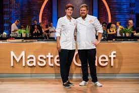 Start your free trial to watch masterchef and other popular tv shows and movies including new releases, classics, hulu originals, and more. Katharina Oder Tobias Wer Gewinnt Das Grosse Finale Bei Masterchef Am Montag Presseportal