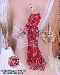 Model selanjutnya adalah kebaya modern hijab berbahan brokat yang didesain ala dress di bawah. Kebaya Duyung Modern Wisuda Daftar Harga Dress Kebaya Brukat Duyung Mermaid Bulan Mei 2021 Buat Tampilanmu Dengan Kebaya Modern Duyung Makin Ceria Dengan Dominasi Warna Pink Yuk Lucianahayashida