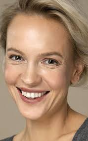 Splay veb-saytida mavjud filmlarda o'ynagan aktyorlar, rejissyorlar va  prodyuserlar